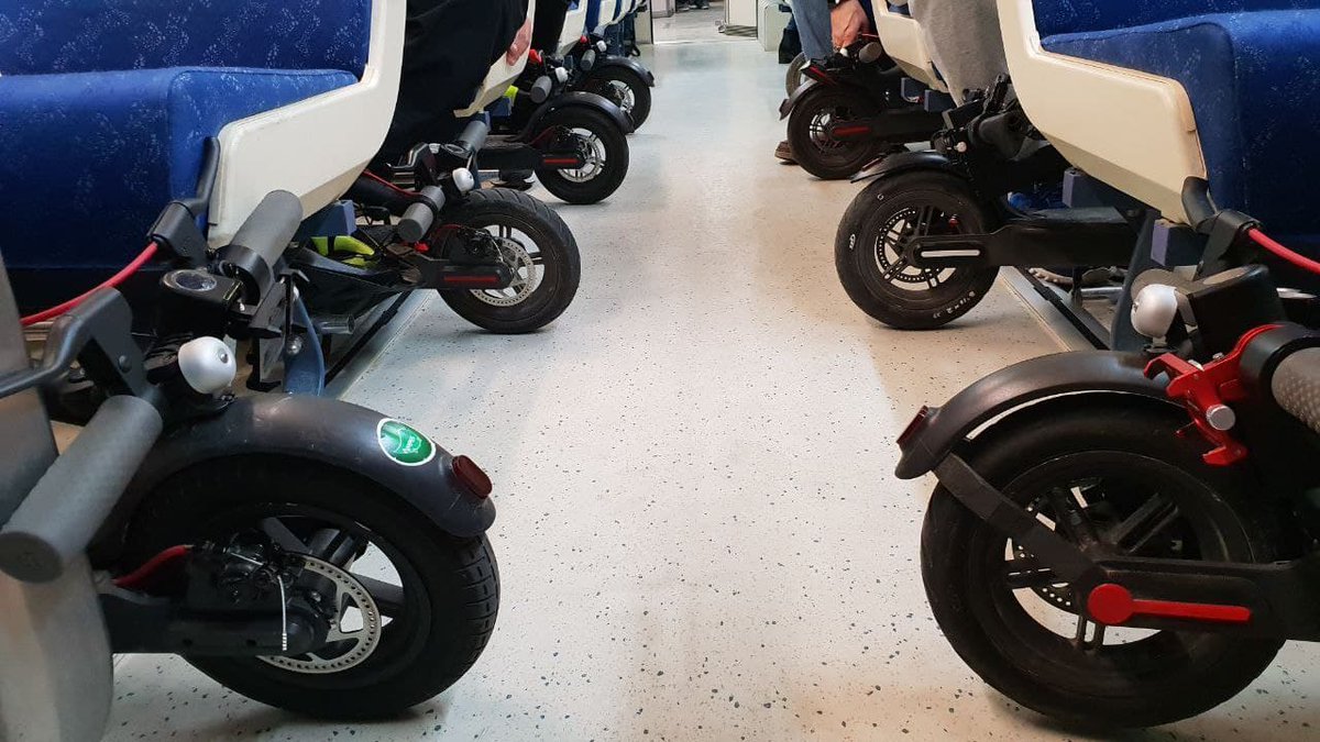 Esto que vemos aquí fue hace unos años de camino a una ruta verde. Hoy gracias a <a href="/Renfe/">Renfe</a> serán 8 coches más contaminando nuestras ciudades. La intermodalidad patinete/bicicleta + metro/tren/bus reduce el tráfico y la contaminación. Motivo por el que SI muere gente a diario.