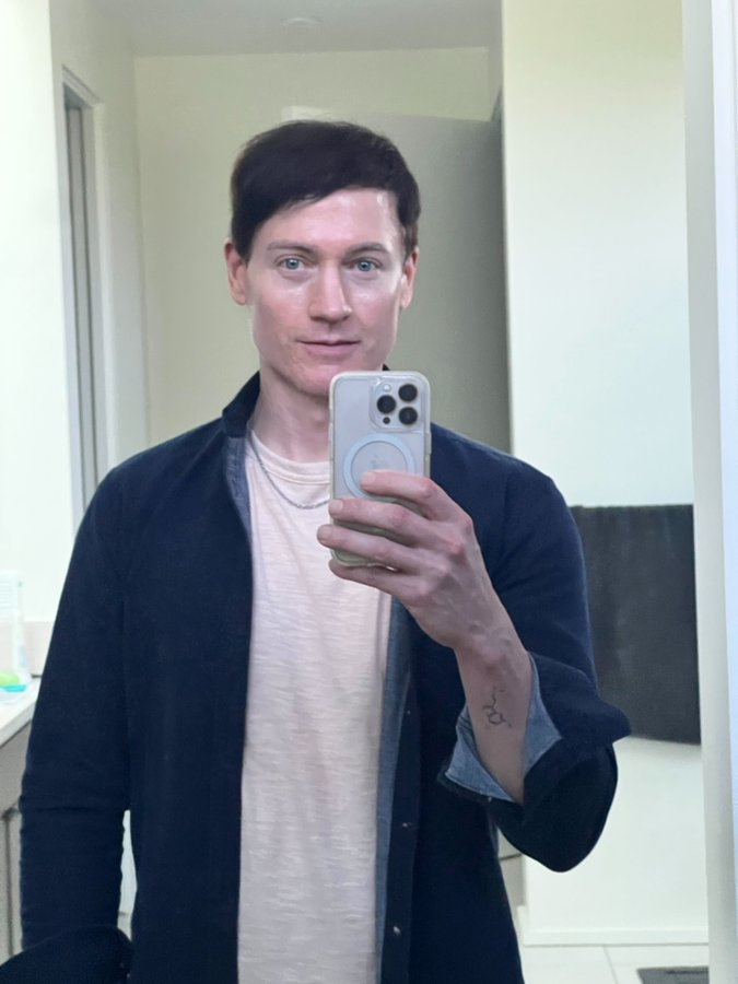 MidManagerMind's tweet image. Me, pretending to be young &amp;amp; tech-savvy, keeping the GenZ vipers 🐍 from biting at my heels 👢

Protect your position, Middle Managers 🤺🛡️

Build your moat before your castle 🏰 ✨