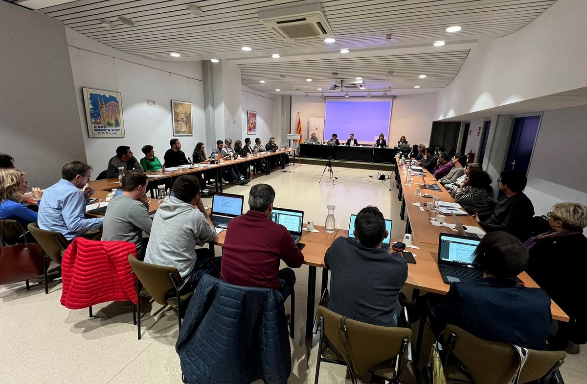 consellbages's tweet photo. ℹ️ Aprovat un pressupost de 21,1 milions d’euros per reforçar les actuacions en matèria de Serveis Socials i Educació 📈
https://t.co/iKYhHDwG3d
#ConsellComarcaldelBages #Bages https://t.co/TrGgytqQBW