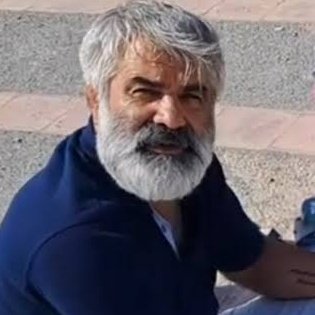 Mojtabapacino's tweet photo. برای نجفی که قتل عمد کرد، یک میلیارد تومن وثیقه بُریدن.
اونوقت برای پدری که بچه‌شو کُشتن و هیچ جرمی نکرده، گفتن ۷ میلیارد تومن وثیقه بیار.
#ماشالله_کرمی
#مهسا_امینی https://t.co/f0L0GI3ZBA