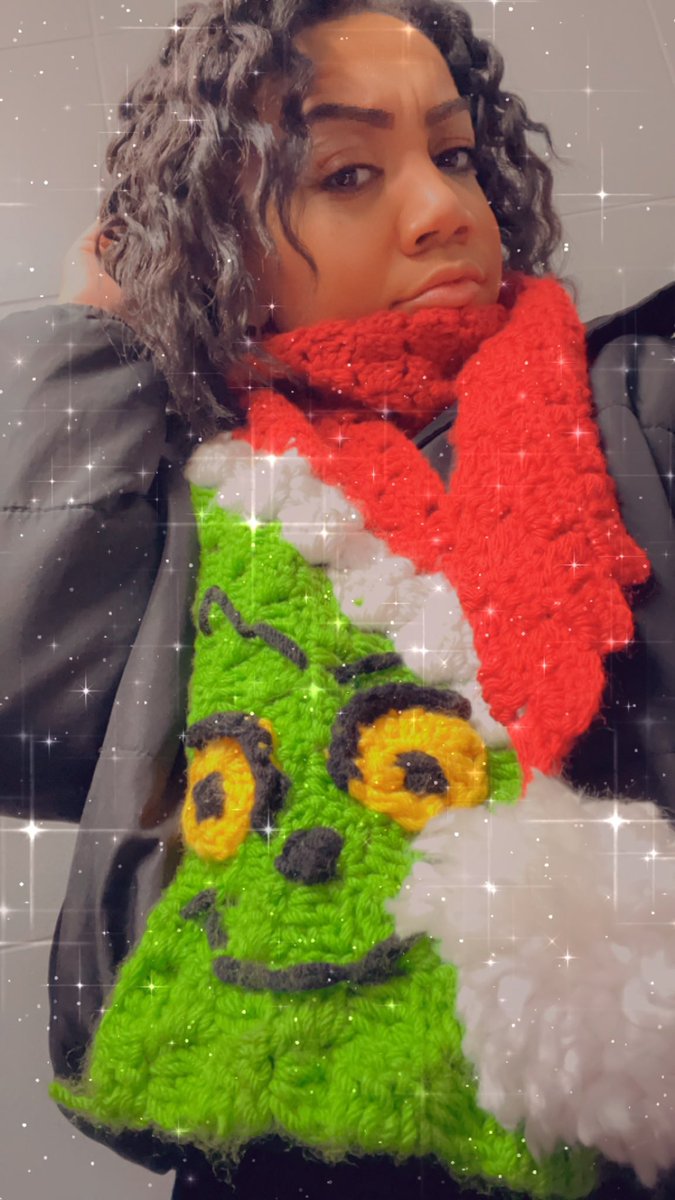 KAlwayzsparkles's tweet photo. Me all the month of December. Don’t ask. https://t.co/XiJjWph0d5