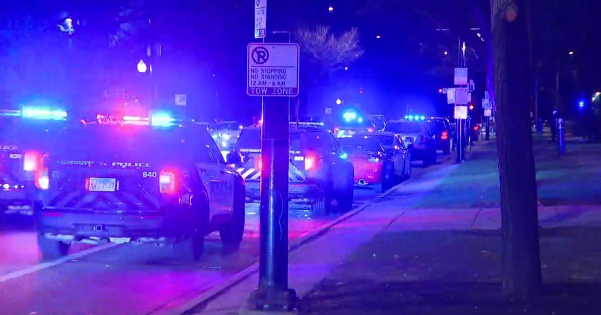 Northwestern University Chicago campus locked down after shots are fired cbsnews.com/chicago/news/n…