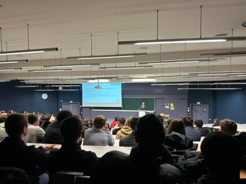 Le Forum Entreprises de l’#IUTRCC bat son plein : conférence du Directeur et rencontres avec les 115 entreprises présentes, sont au programme de cet après midi pour l’ensemble de nos étudiants des 3 sites !

<a href="/universitereims/">Université de Reims Champagne-Ardenne</a> <a href="/lesIUT/">Les IUT</a>