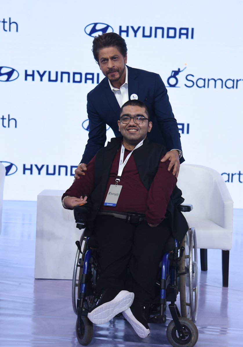 What a week! Teamed up with the incredible @iamsrk for @HyundaiIndia - @ndtv Samarth campaign, empowering Persons with Disabilities SRK aced panels, even with a malfunctioning teleprompter! His charm? Unmatched. Not only did he appreciate each panelist but wanted a sneak peek…