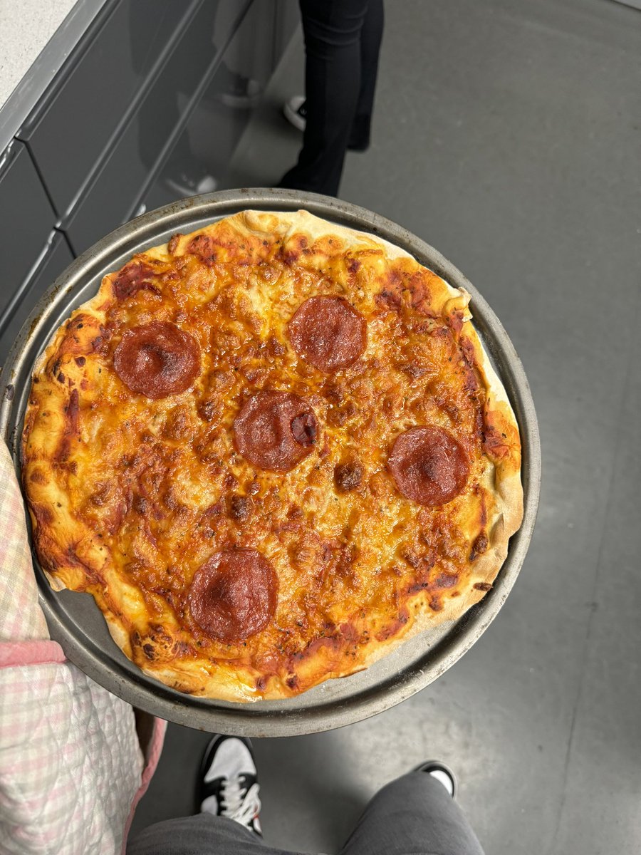 Callum (@callumlawrcf) on Twitter photo Amazing day down at the Prince’s Trust building with Cariss and Reece. They done extremely well and made some amazing Pizza! 🍕 😋
<a href="/RosshallAcademy/">Rosshall Academy</a> @PrincesTrustSco Amazing day down at the Prince’s Trust building with Cariss and Reece. They done extremely well and made some amazing Pizza! 🍕 😋
<a href="/RosshallAcademy/">Rosshall Academy</a> @PrincesTrustSco