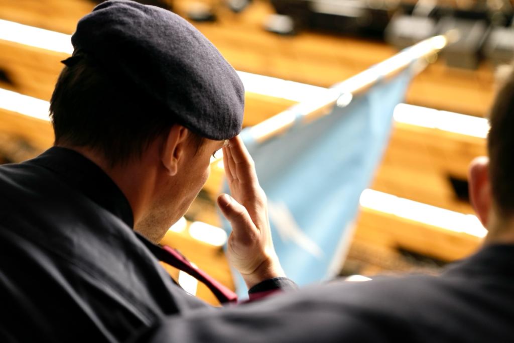 INTERPOL_HQ's tweet image. Honouring the officers who have given their lives to protect our communities. 

Dignitaries and delegates observe a minute of silence for fallen officers during the opening ceremony of the #INTERPOLGA.