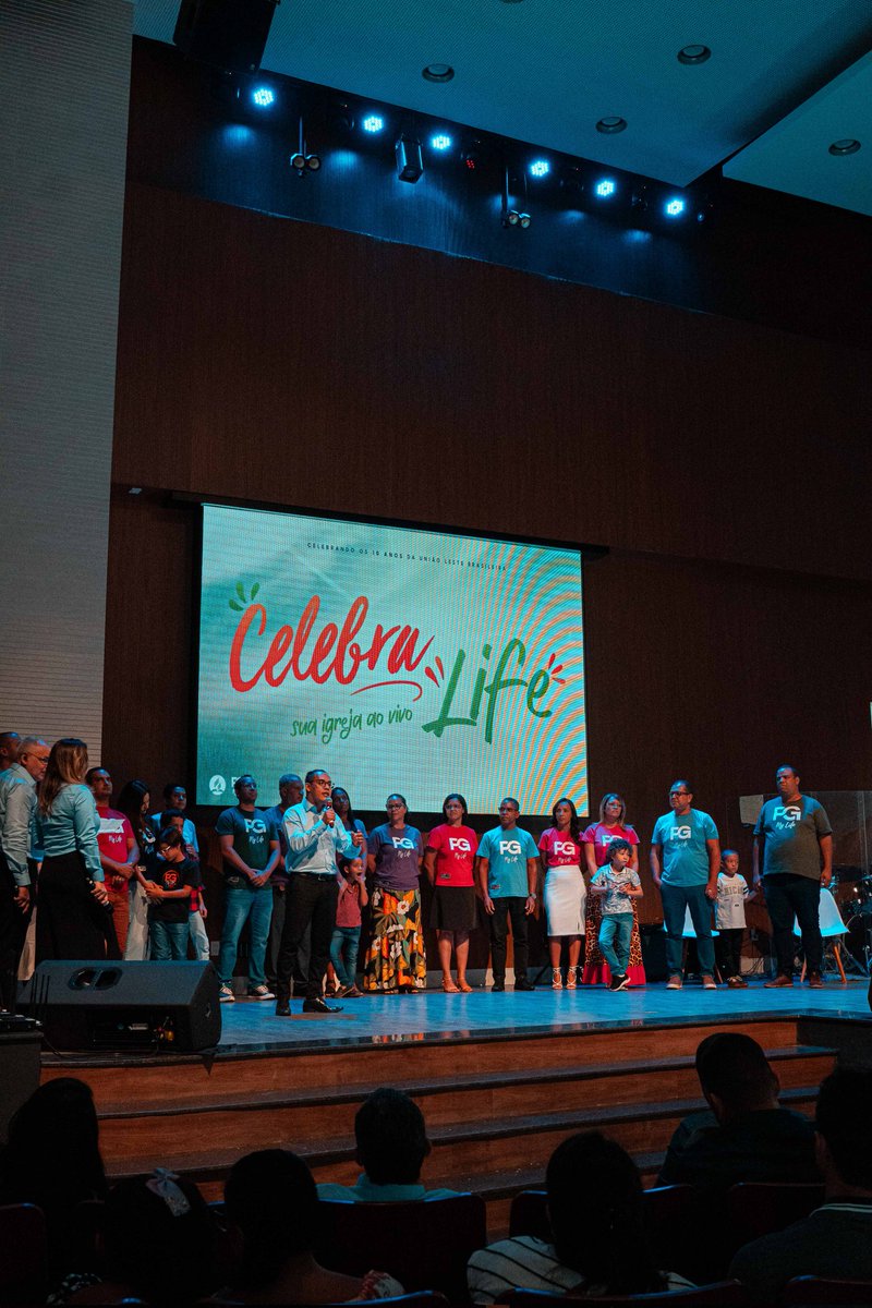 Celebramos os 10 anos da igreja na Bahia e Sergipe com um encontro virtual único de adoração, testemunhos, louvor e gratidão, unindo as igrejas das regiões. Esta celebração simboliza a grandiosidade da obra de Deus em nossa igreja e fortalece nossa fé e compromisso.