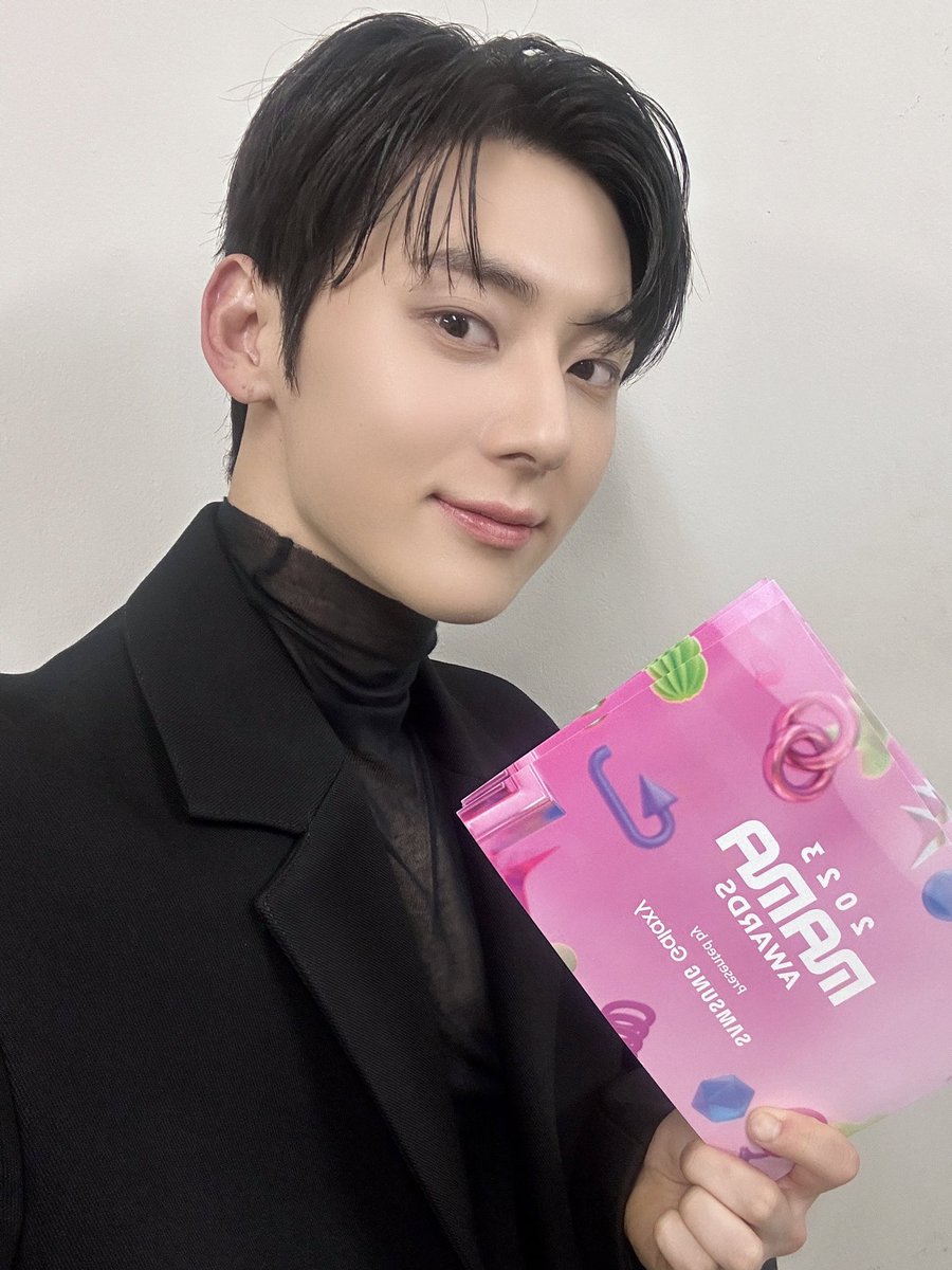 minminhwang09's tweet photo. เก่งมากหล่อมากครับ🧡 #HWANGMINHYUN https://t.co/5FX1EyT82R
