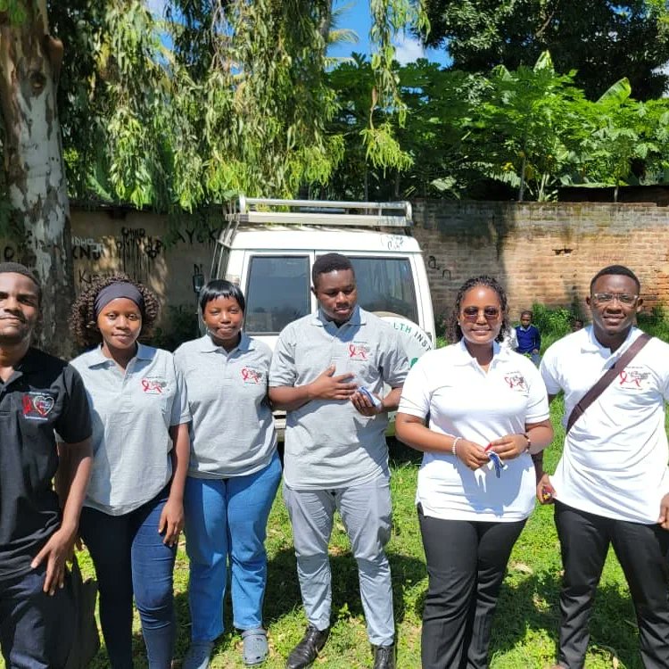 Tamsa_Sfuchas's tweet photo. Spreading awareness on AIDS under the collaboration with CDCI at Msolwa. https://t.co/7IHFiP78Ui