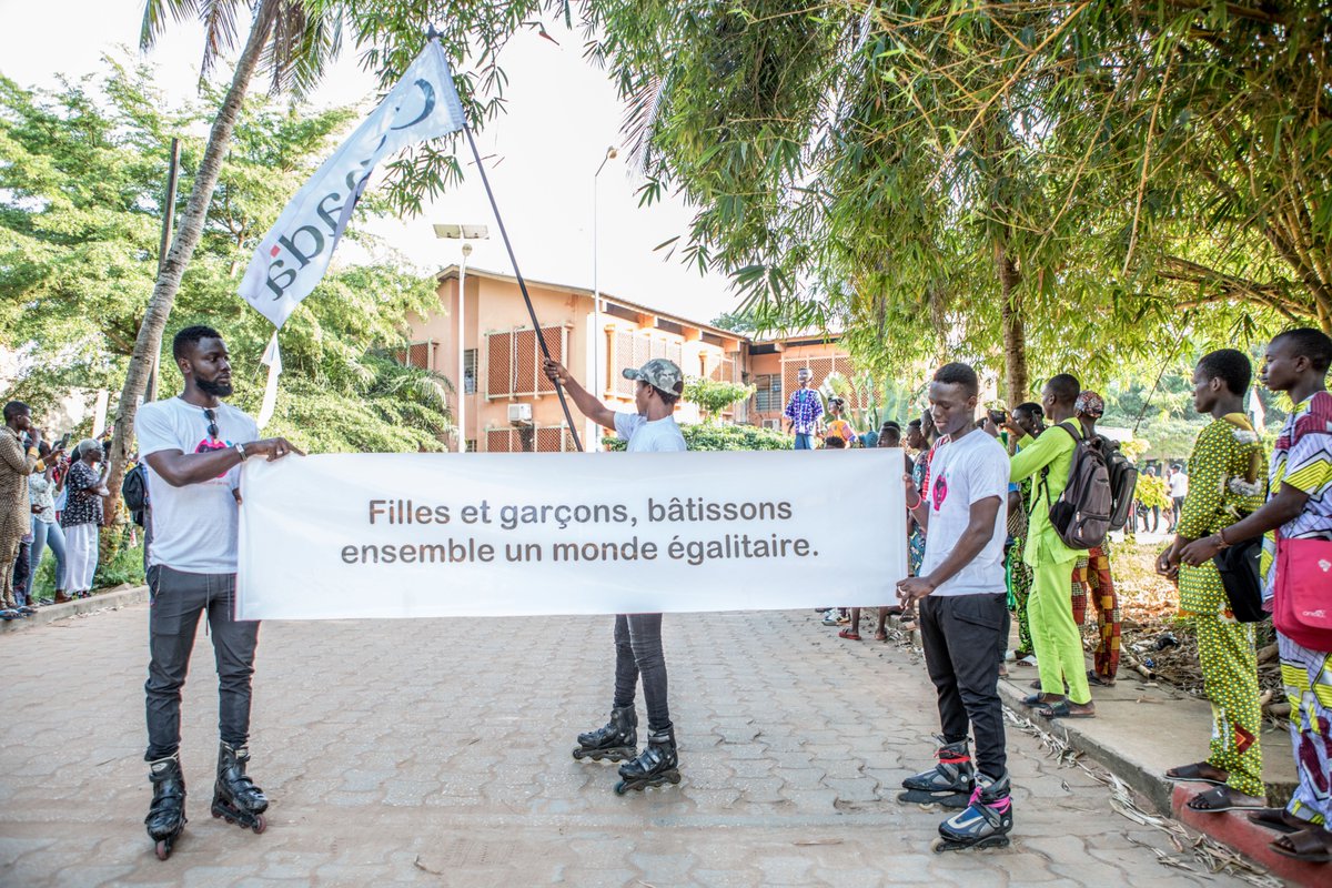 Canada au Bénin tweet media