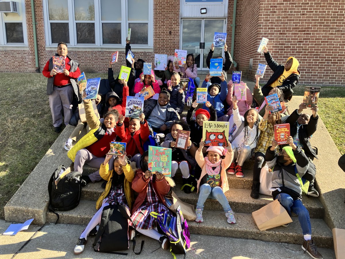 Today is the day… It’s #GivingTuesday! In the next 24 hours, we’re looking to raise $10,000 to sponsor Bookmobile visits to 10 schools.  Help us start the day off strong by donating and sharing our campaign with your family and friends!