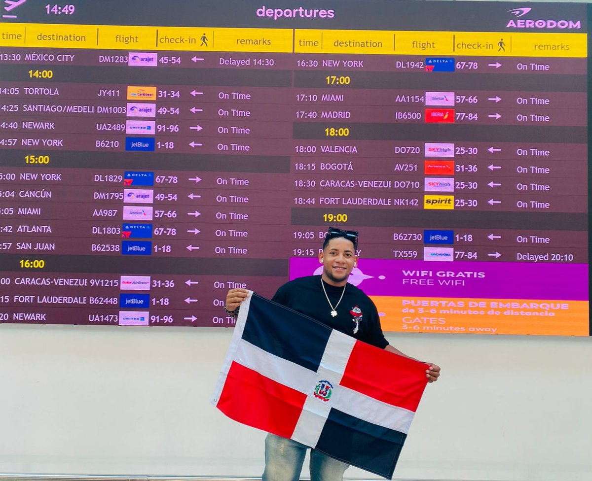 aybmastersdr's tweet photo. ¡Orgullo a tope!  ¡Elian Eneria, graduado del Diplomado de Mixología de Alta Gama, nos llena de alegría al representar a nuestro país en el Mundial de Coctelería de la IBA!  ¡Brindemos juntos por su talento y dedicación! 
 #Mixología #TalentoLocal #IBAWorldCocktailChampionship https://t.co/ZQmJcSNbOg