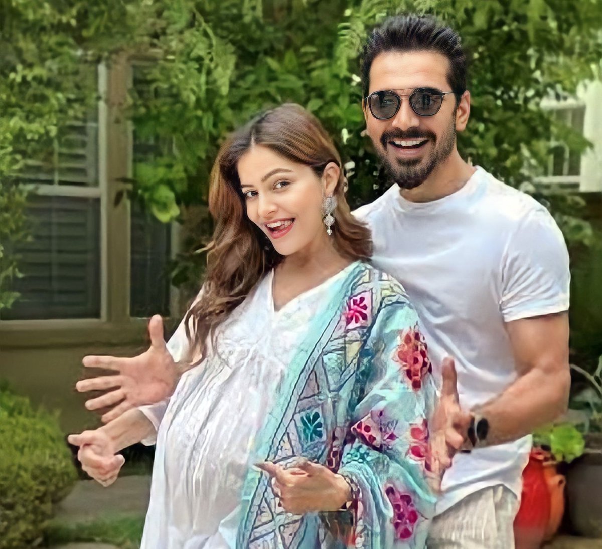 GKAline1's tweet photo. Rubina Dilaik & Abhinav Shukla Are Expecting Twins, Actress Reveals 'Double' Good News.
#RubinaDilaik #AbhinavShukla #RubinaDilaikFans #Rubinav #RubiHolics #Rubination #Rubinate #RubinaDilaikWorld #BossLadyRubinaDilaik https://t.co/aIGoQVMsUy