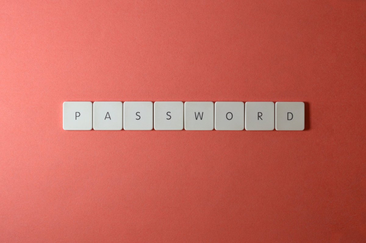 sci_ciber's tweet photo. La privacidad en línea es importante. Asegúrate de tener contraseñas seguras y no compartirlas con nadie 🛡️ #Privacidad #ciberseguridad #cybersecurity https://t.co/sMaQIbo6Ef