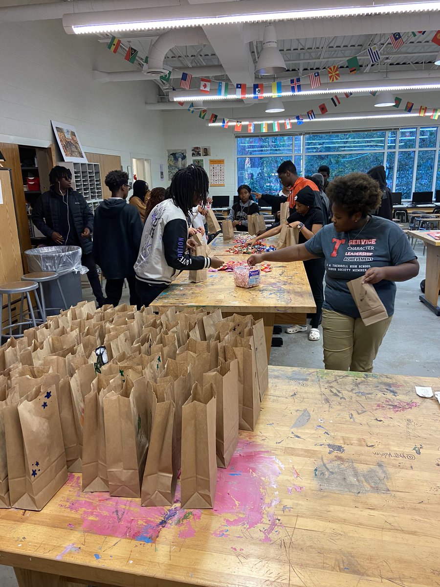 D.M. Therrell HS Art Teacher (@dmt_visual_arts) on Twitter photo Thankful for our THS Art Club! They surprised teachers with a treat bag to show their gratitude ❤️ #committothet
#apsarts
<a href="/APSTherrell/">D. M. Therrell High School</a>
<a href="/erickson_sarah_/">Sarah Erickson</a> Thankful for our THS Art Club! They surprised teachers with a treat bag to show their gratitude ❤️ #committothet
#apsarts
<a href="/APSTherrell/">D. M. Therrell High School</a>
<a href="/erickson_sarah_/">Sarah Erickson</a>