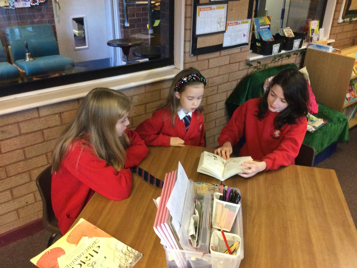 StrettonStMatts's tweet photo. Year 3 loved reading with their Year 6 reading buddies this morning! 📚 #SSMYear3 #SSMYear6 #SSMReading https://t.co/46RTdHPg6V