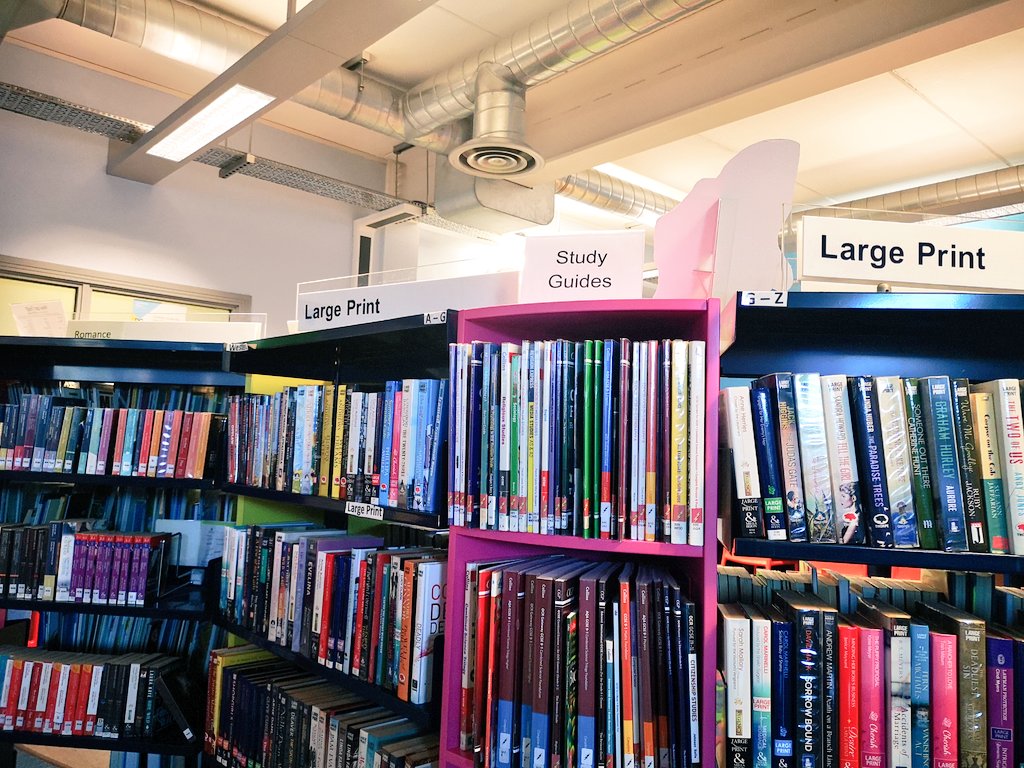 intouchwyth's tweet photo. On a visit to @MancLibraries #BrooklandsLibrary, a vibrant, well-equipped space on the site of @dixons_bk.

How nice to be offered a cup of tea too ☕ 😊

#loveyourlibrary @AfWyth @MCCWythenshawe https://t.co/KDi1o2nnEg