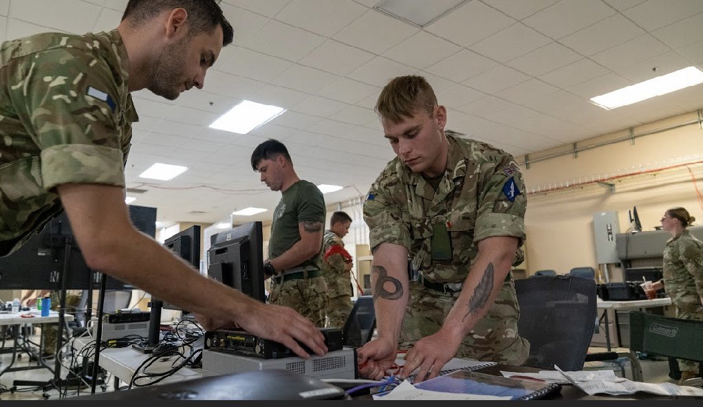 Royal Signals tweet media