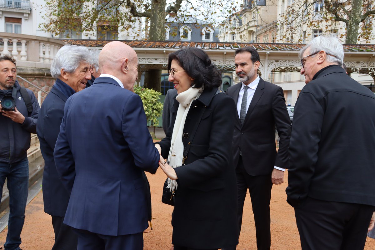 Jeanne_Paumier's tweet photo. Hier, j'ai eu l'opportunité de suivre @RimaAbdulMalak, Ministre de la Culture, lors de sa visite à Vichy pour la remise du #PrixAlbertLondres2023 https://t.co/7QL5esSY7E