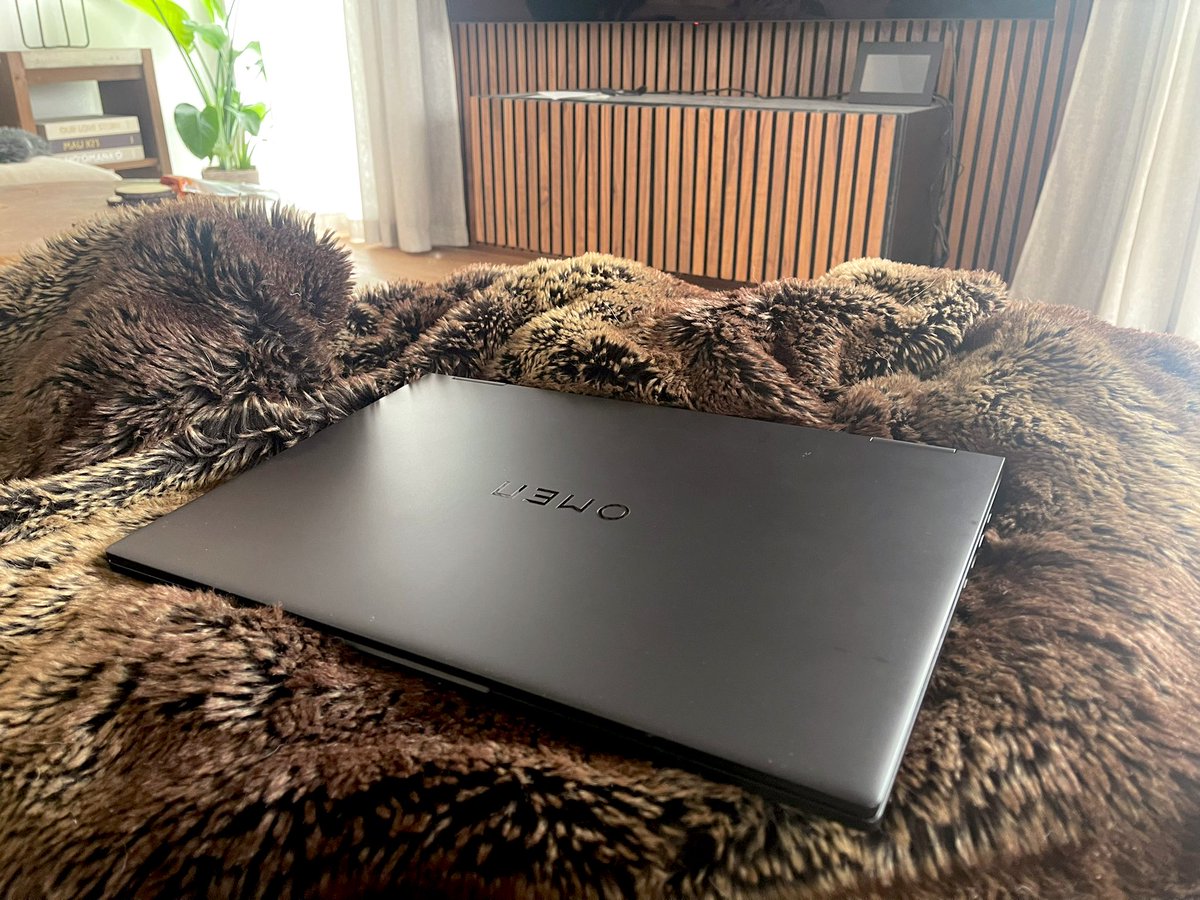 gabbietv's tweet photo. Thank you @IntelGaming for this majestic laptop 😍 i7 with a 4060 ❤️

Check out their latest 14th Gen CPU’s here: https://t.co/riHRveSZgq - They’re drool level!!! #ad https://t.co/yhjxEBnbbM