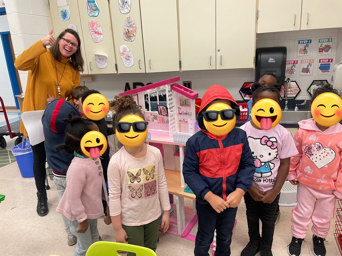 Got to play Mrs. Santa Claus today by gifting my daughter’s Barbie Dream House to our sweet pre-k kids! 🎄❤️ <a href="/bfw_elem/">Bettie F Williams ES</a> <a href="/TeriBreaux/">Teri Breaux</a>