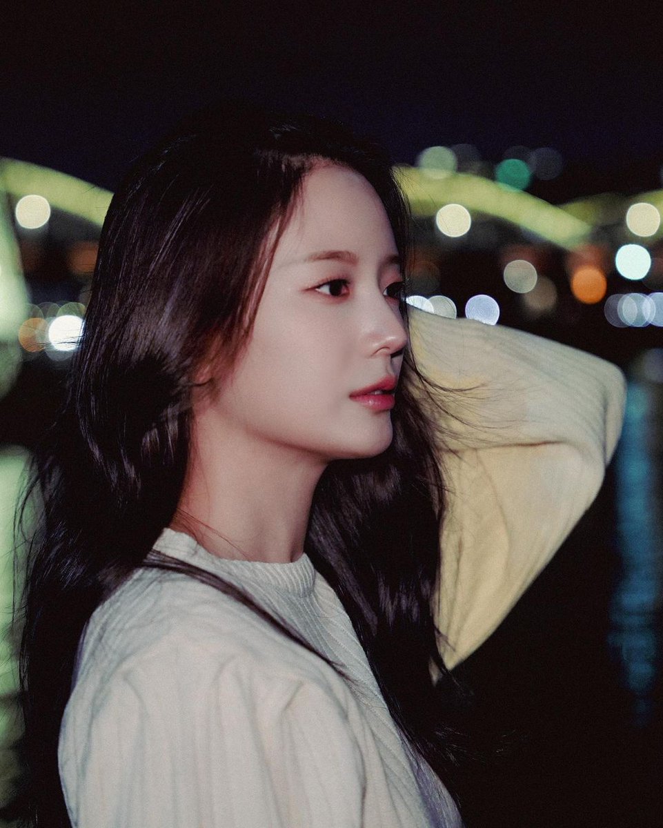 JGRfacts's tweet photo. Gyuri's beauty never makes me bored. Look how gorgeous she is

#장규리 #JangGyuri https://t.co/FaKZaGAm5W