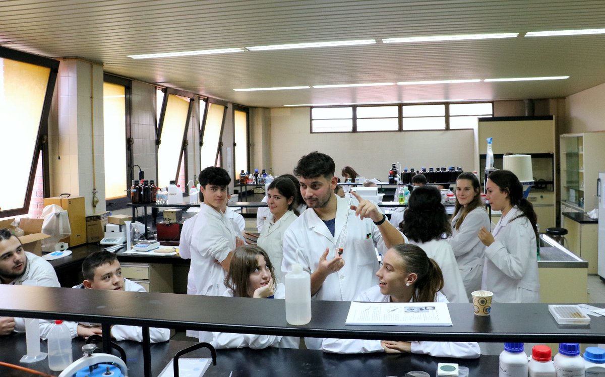 unileon's tweet photo. ⚛️ La XXI Semana de la Ciencia de Castilla y León registró cerca de 2000 participantes en la #Unileon. 

📰 https://t.co/NwOTt5cyu8 https://t.co/AsFVETGMUm