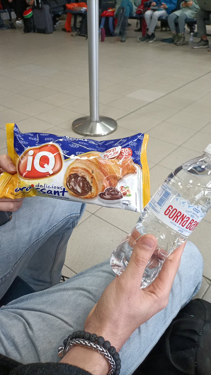 blatbrown's tweet photo. @wizzair you give us this with a 3hours delay and i don't want to take sugar. Your delays policy applies a voucher and this is not a voucher. W64401 SOF-MAD https://t.co/NPTJqjZYk2
