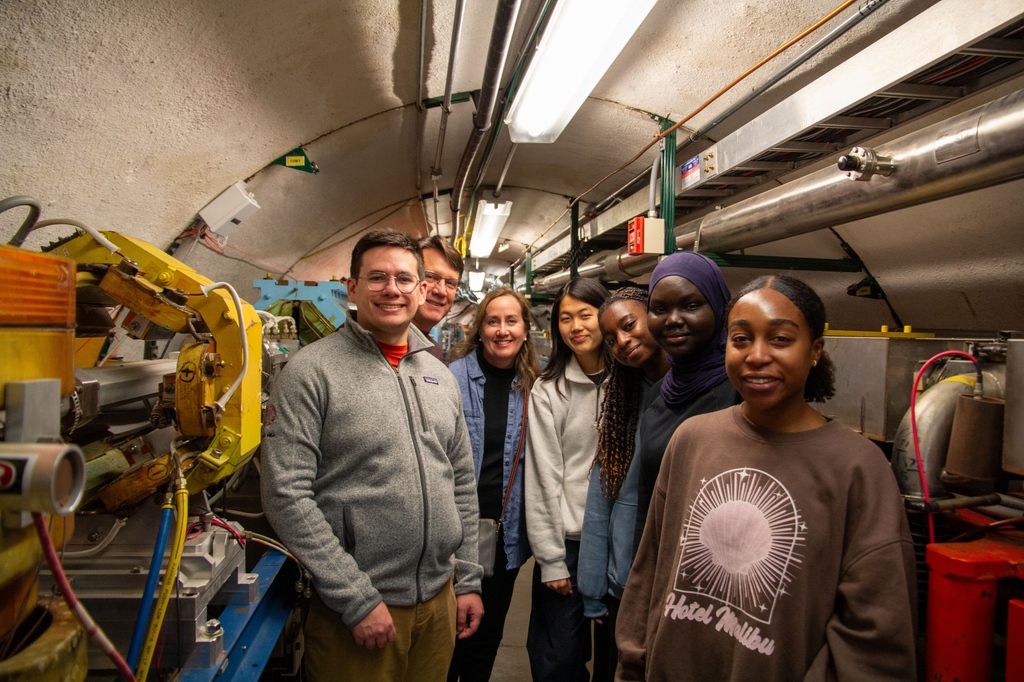 CHESS_user's tweet image. Open Public tours for #TunnelTuesdays at CHESS are available! Last week we welcomed friends and family of lab staff, you could be next! Sign up to see a #particleaccelerator up close in person: l8r.it/idyX
@CornellEng @NSF @Cornell @CornellRsrch #Ithaca #Cornell