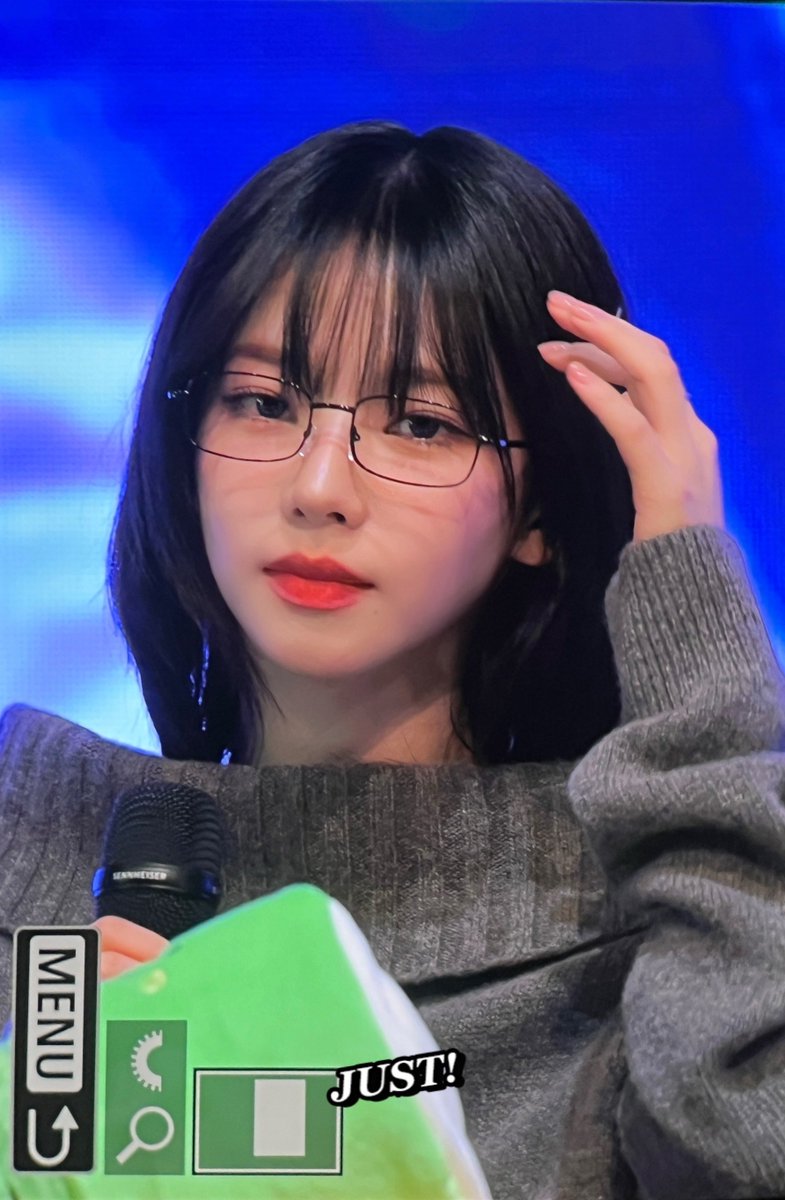 just_0411's tweet photo. 수상한사감쌤이 마이들하교시킴 https://t.co/2lEZUacXGM