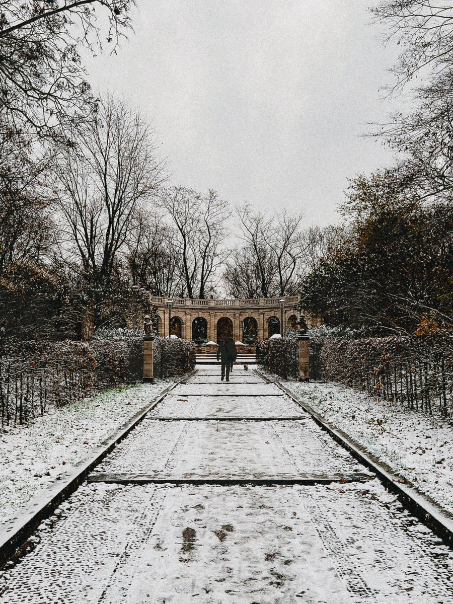 athnsbrg's tweet photo. Berlin sous la neige ❄️ https://t.co/PBGzPvy1Zw