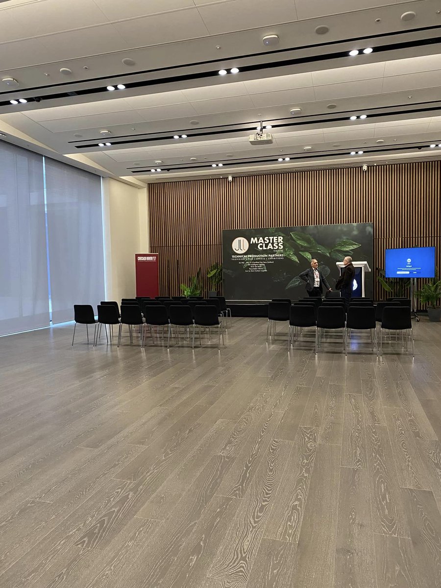 We recently attended an event at The Chicago Booth Business School in the city.  #London This the Grand Hall on the ground floor – Ceiling to floor windows! 200 Theatre 150 Cabaret #venuefinding #venuesourcing #businesssupport #Executiveassistants #conferenceplanners