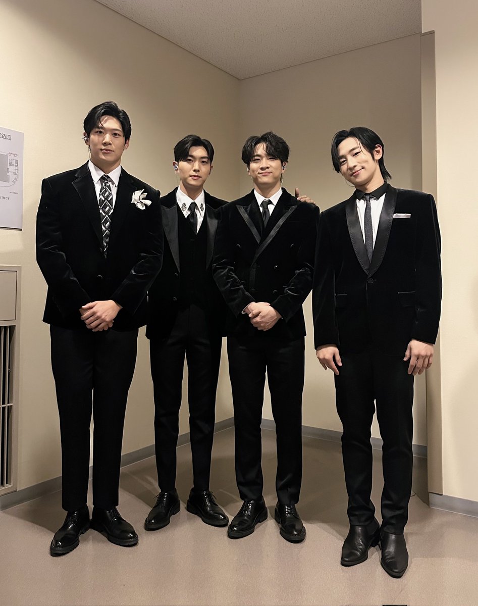 Libelante 1st Concert in Japan 2023 - Tokyo

🇯🇵🪽✨😋🩵 🇯🇵

#Libelante #리베란테 
#Libelante_1st_Concert_in_Japan #Tokyo 
#김지훈 #진원 #정승원 #노현우
#KIMJIHOON #JINWON
#JUNGSEUNGWON #ROHHYUNWOO