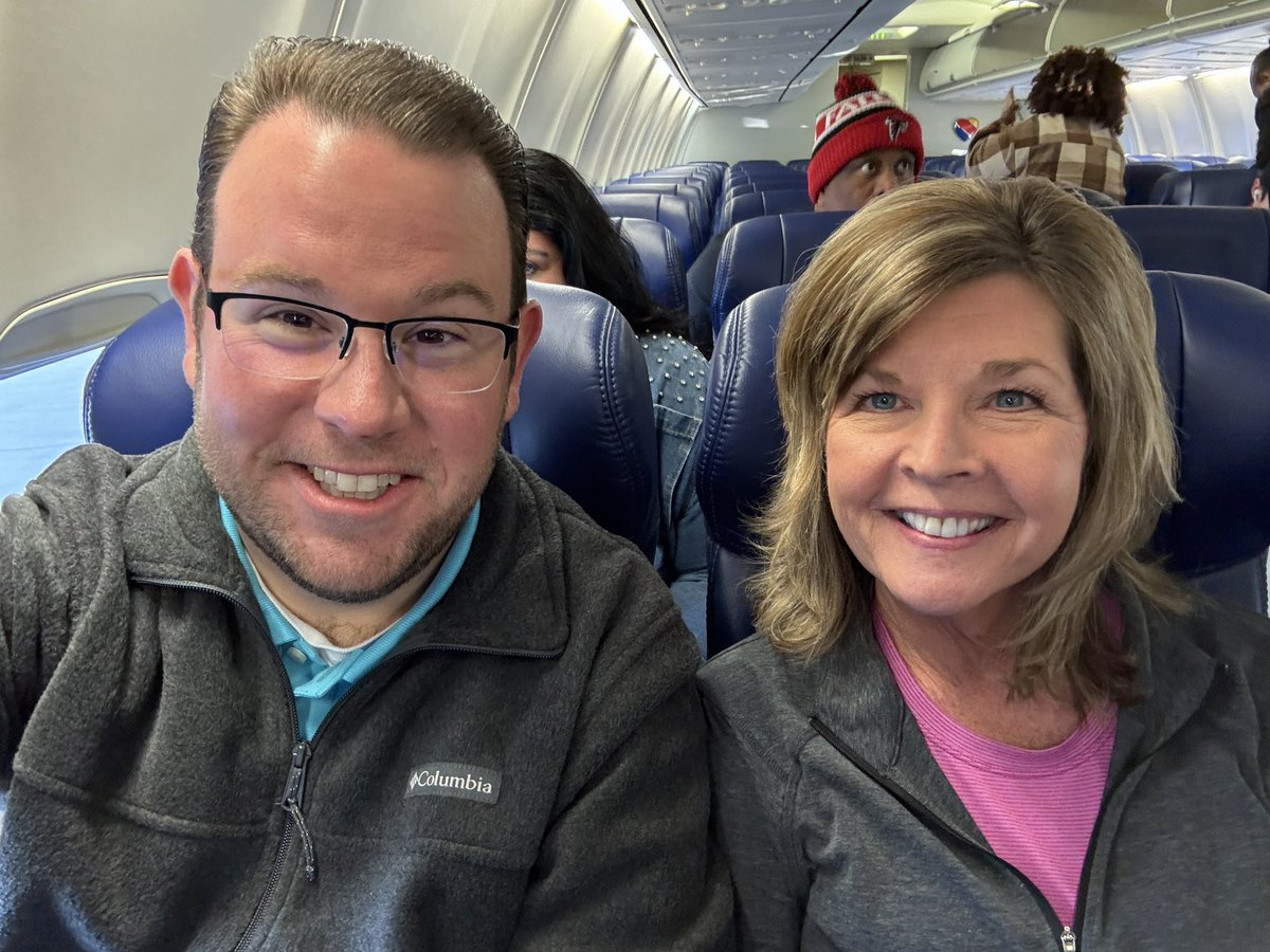 cbshaw22's tweet image. Obligatory travel selfie with @OnecentFord! Here we come, Phoenix! #CTEVision @JEFCOCareerTech