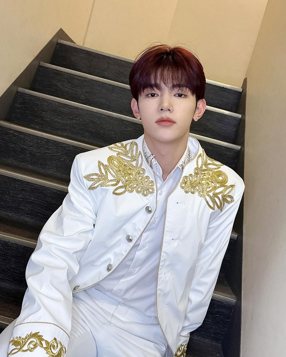 ZEROBASEONE_INA's tweet photo. [231128] zb1official Instagram Post

MAMA2023🎻

#ZHANGHAO #ZEROBASEONE #ZB1 
#제로베이스원 @ZB1_official https://t.co/pp4LfiR4g5