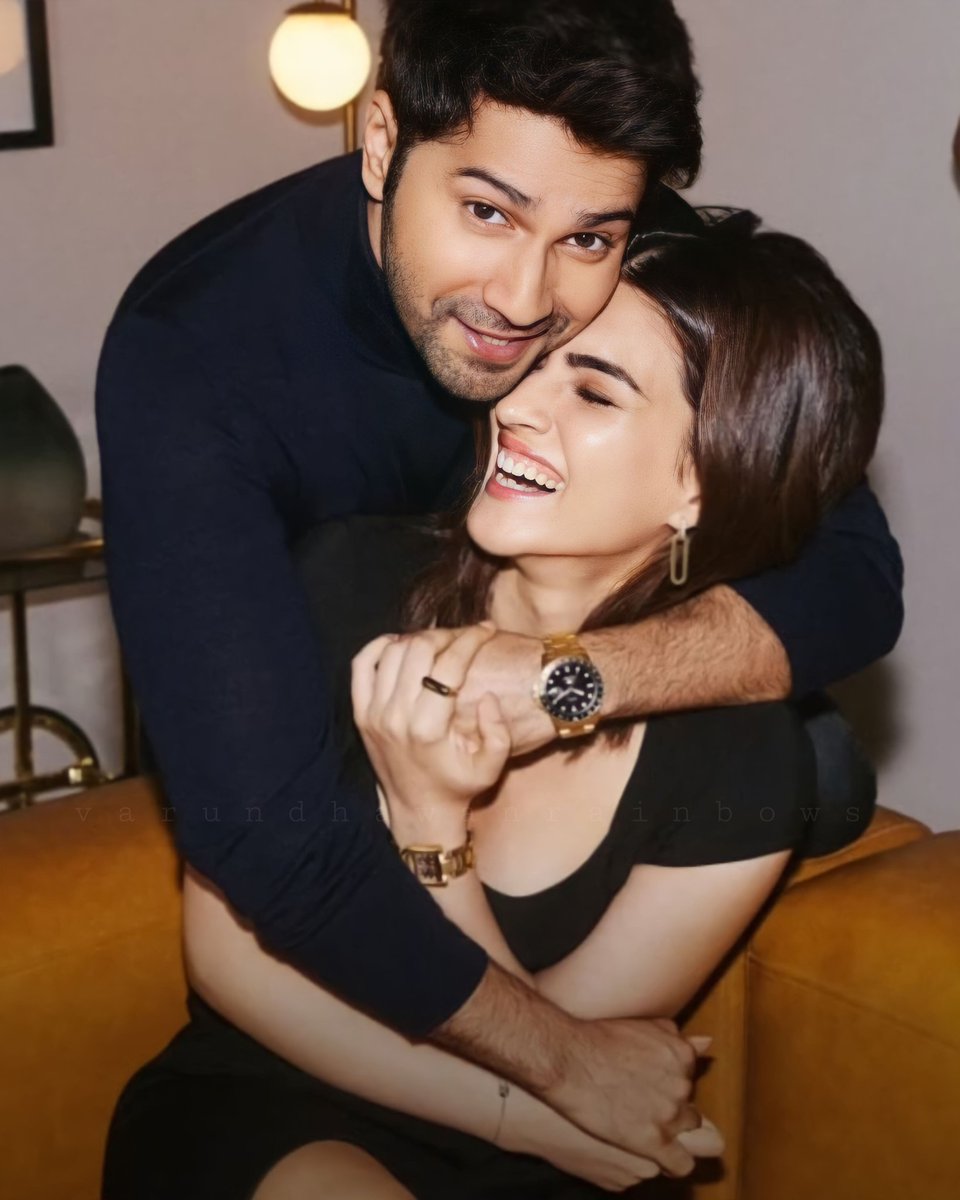 varunrainbows's tweet photo. MG! Picture Of The Day ππ₯ @Varun_dvn @kritisanon candid click of #variti from old #fossil shoots!! #varun #dhawan #varundhawan #vdee #Vd #varundvn #kritisanon #Kriti #Sanon #variti #varunkriti #actor #fossil https://t.co/mLxzETGJNp