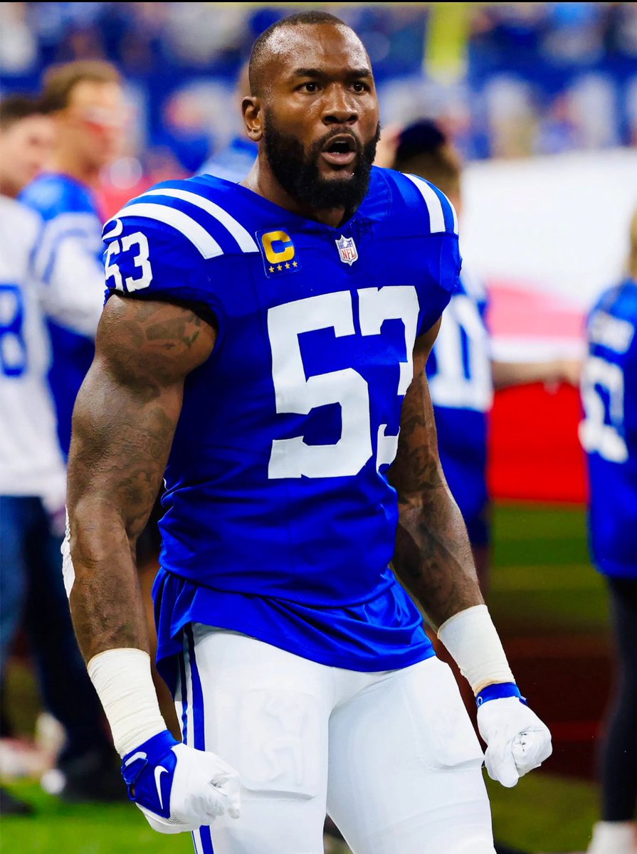 AdamSchefter's tweet image. Free-agent three-time All-Pro LB Shaquille Leonard is visiting today with the Dallas Cowboys and, in the words of a source, “should be visiting later this week” with the Philadelphia Eagles.
