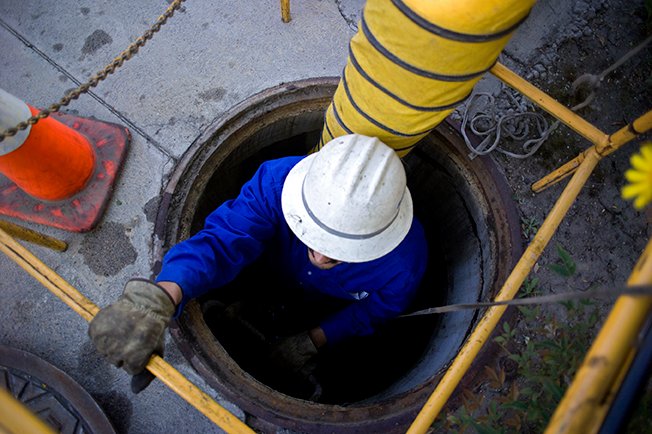 AllegroInd's tweet photo. Confined spaces are some of the most dangerous places for workers to operate. In this blog, learn about the essential safety products from Allegro Industries that will keep you safe while working in these spaces.

https://t.co/wzqo5h9VMW

#confinedspace #ventilation #respiratory https://t.co/IQUcFovgS7