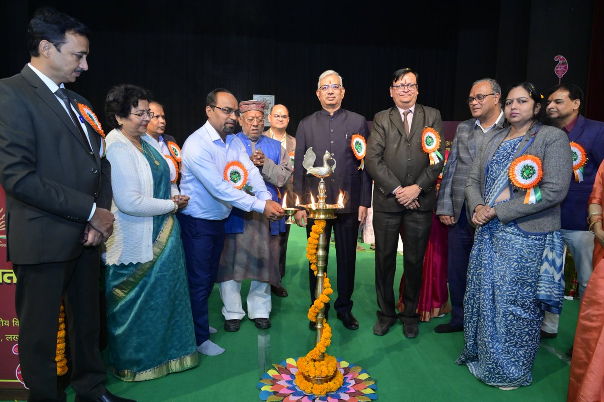 kvgomtinagar's tweet photo. Sh Ganga Charan Rajput (Ex-MP), Sh. Sharad Dwivedi u/s Ministry of Parliamentary Affairs, Sh B K Behra DC (ACAD) KVS Hq inaugurated 34th National Youth Parliament Competition (Zonal Level) on 28.11.2023
@KVS_HQ 
@DeputyKvs
@skagarwal2310
@avaish2k3 https://t.co/iPsnTe7Dab
