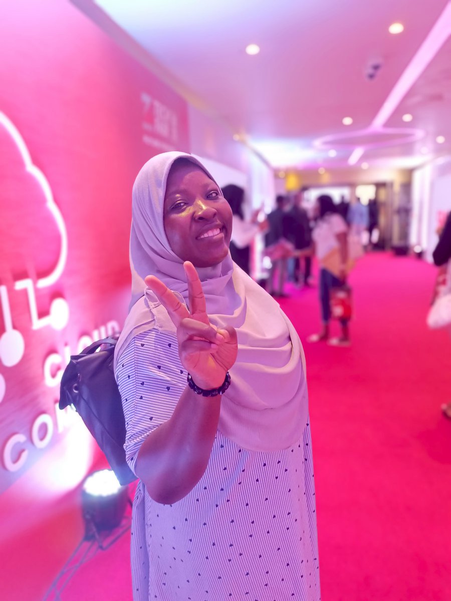 Harshabeecakes's tweet image. The other day at #zenithtechfair