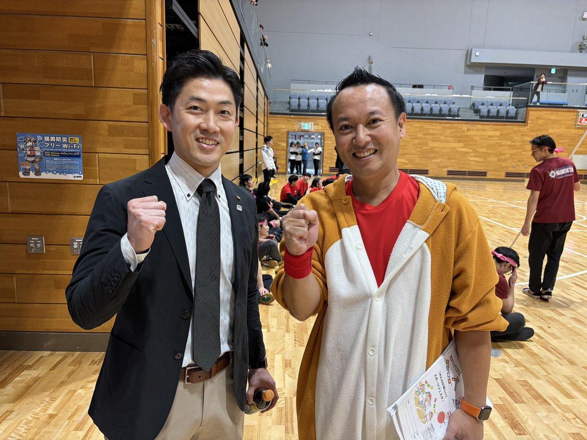 Koki_Shionew's tweet photo. 県立のスポーツ施設「アクシオン福岡」で開催された母校のスポーツフェスタへ激励と観戦に行きました🏃

コロナ禍で我慢の多かった世代かと思いますが、笑顔いっぱいな会場でした♫

リハビリやスポーツ、福祉の世界に進む未来ある学生さんやその先生方と交流でき刺激になりました！
@ikenchannel https://t.co/PRbuuqQxym