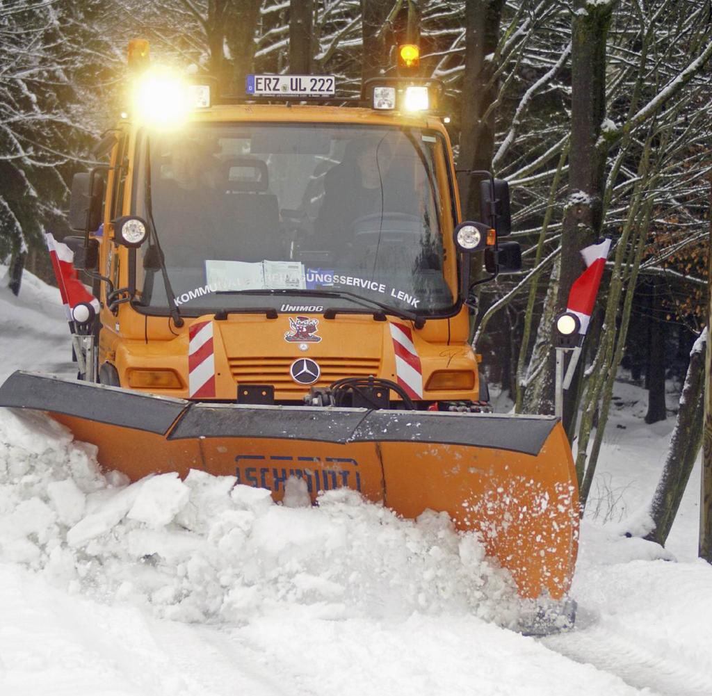 elhotzo's tweet image. die staatliche Institution der Räumfahrzeuge erzieht Autofahrer zur unselbstständigen Abhängigkeit von Vater Staat und untergräbt jeden freiheitlichen Grundgedanken. Wer freie Fahrt will, soll selbst räumen🗽💛