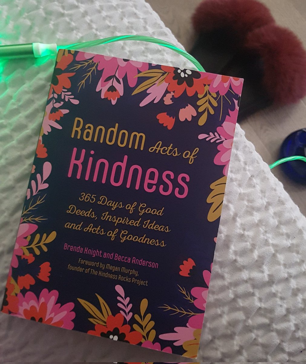 weedlings73's tweet photo. New book I got. #books #explorepage #randomacts #kindness #brendaknight #beccaanderson #meganmurphy https://t.co/oQRkGoMFUz