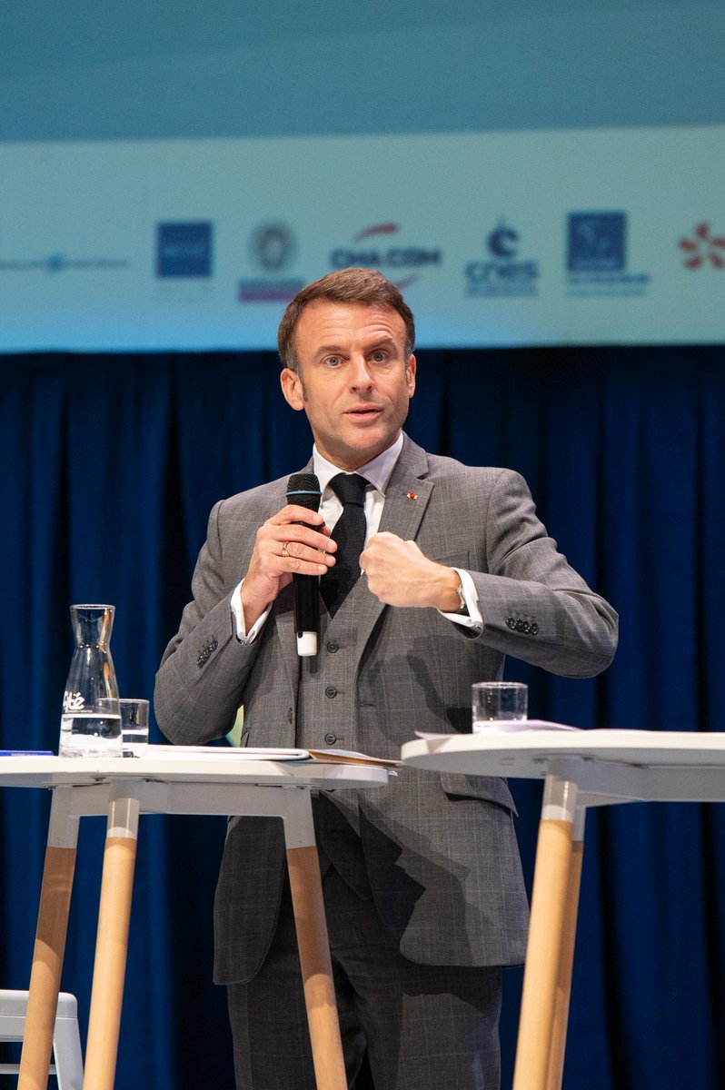 Intervention d’<a href="/EmmanuelMacron/">Emmanuel Macron</a>,  Président de la République française nous parle du contrat de  transformation et de modernisation des pêches, de décarbonation du  secteur maritime et de souveraineté nationale.⚓️
#AEM2023