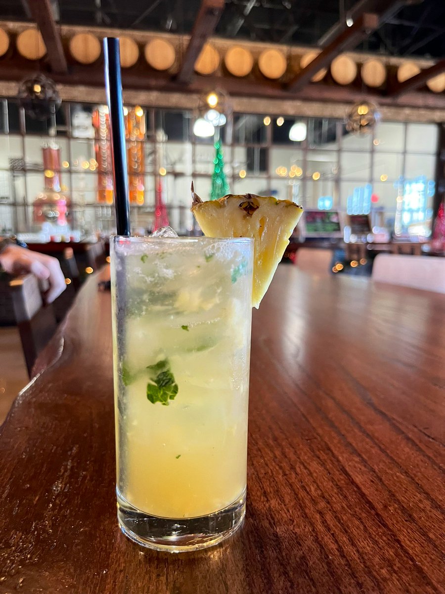 Mo Blum 🍷 tweet media