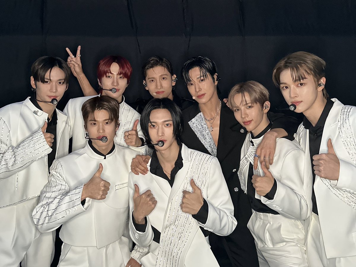 RIIZE_official's tweet photo. Rising TVXQ &amp; RIIZE ❤️🧡

#RIIZE #라이즈 
#동방신기 #TVXQ! #東方神起
#2023_MAMA_AWARDS https://t.co/4GFMyWXDly