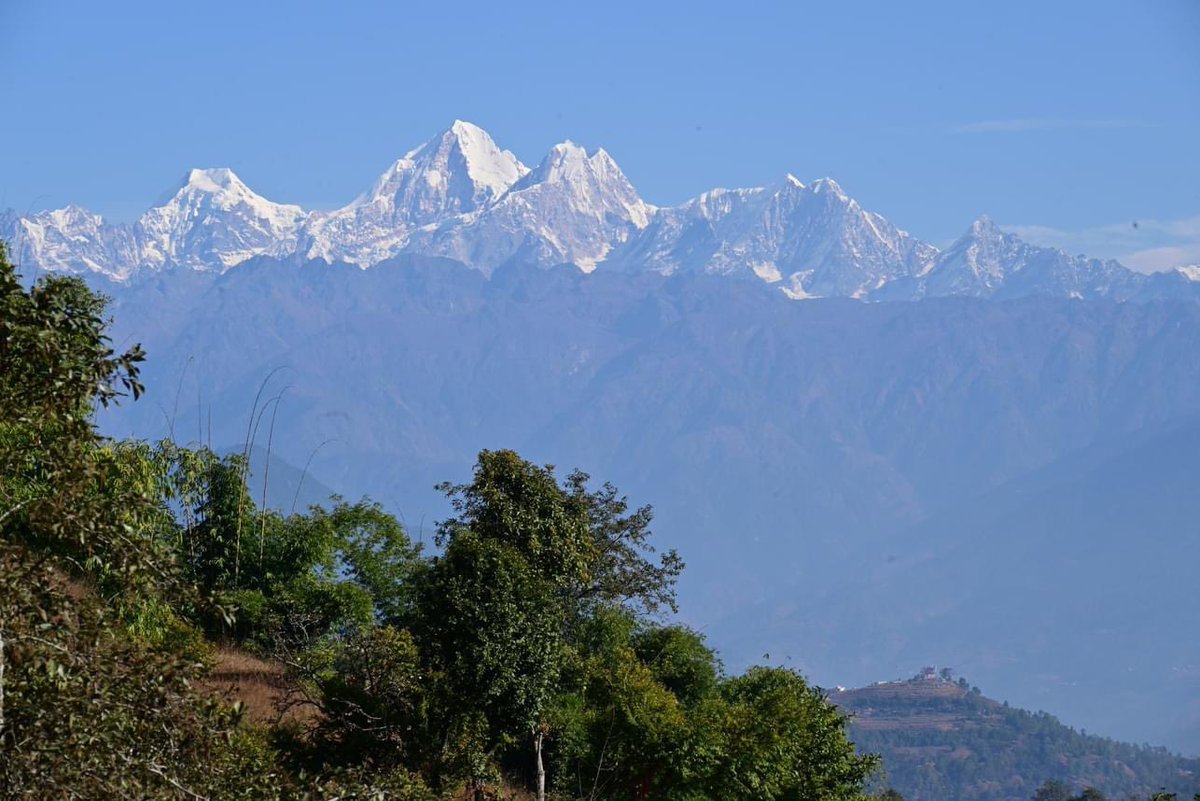 AdrianHowes's tweet image. Race day two complete. Three days of running to go. Loving Nepal