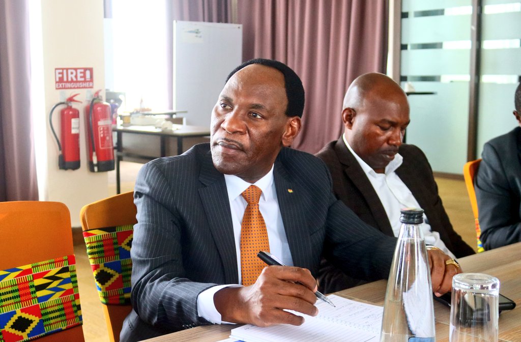 TheMCSK's tweet photo. Present during the meeting was MCSK Chair Director Lazarus Muli, Vice Chair Joseph Shisia, Board Directors @JohnKatana9, Paul Maina, John Mwangi, Simon Kariuki and James Likembe, alongside CEO Dr. @EzekielMutua, and Board Members of @kampkenya and @priskkenya.
#MCSKat40 https://t.co/JHWFhqNrfP