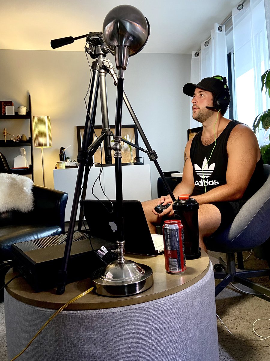 lxFORMIDABLExl's tweet photo. Remember where many of us started, in our living rooms. 

Humble beginnings. 🤙🏻 https://t.co/SpPfO1hdUr
