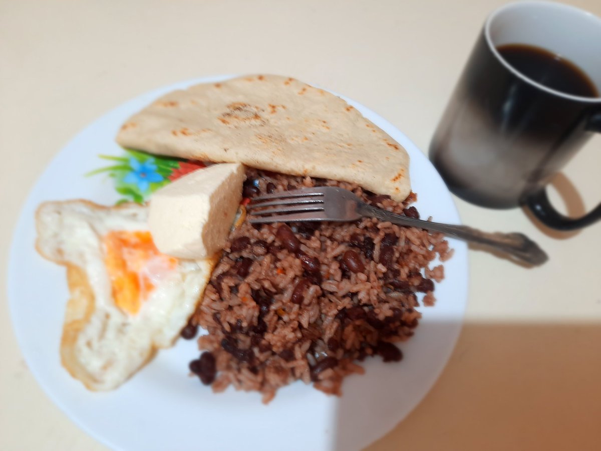 Bendecido día #Martes 
#DesayunoNica 

Recuerden, hoy juega el #RealEsteli